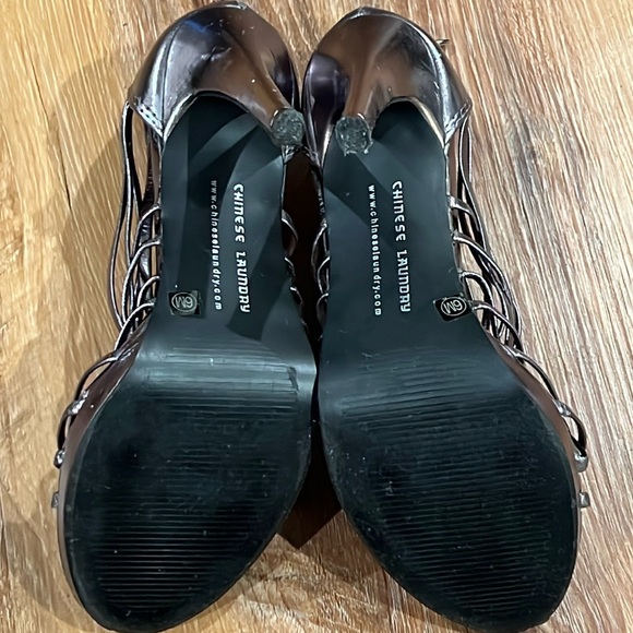 Chinese Laundry Womens Stilettos With Metallic Zipper (Size 6M) - Picture 10 of 12